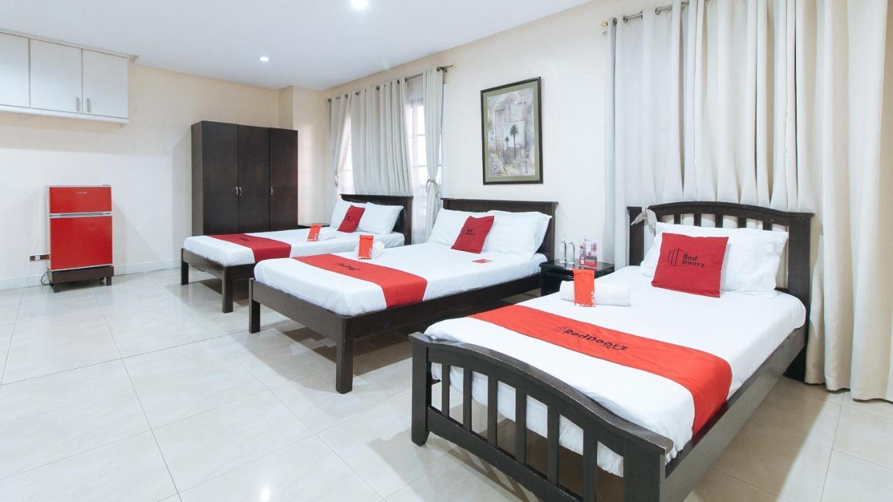 Reddoorz Plus @ Better Living Paranaque Paranaque City Dış mekan fotoğraf