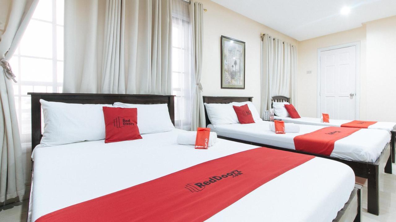 Reddoorz Plus @ Better Living Paranaque Paranaque City Dış mekan fotoğraf