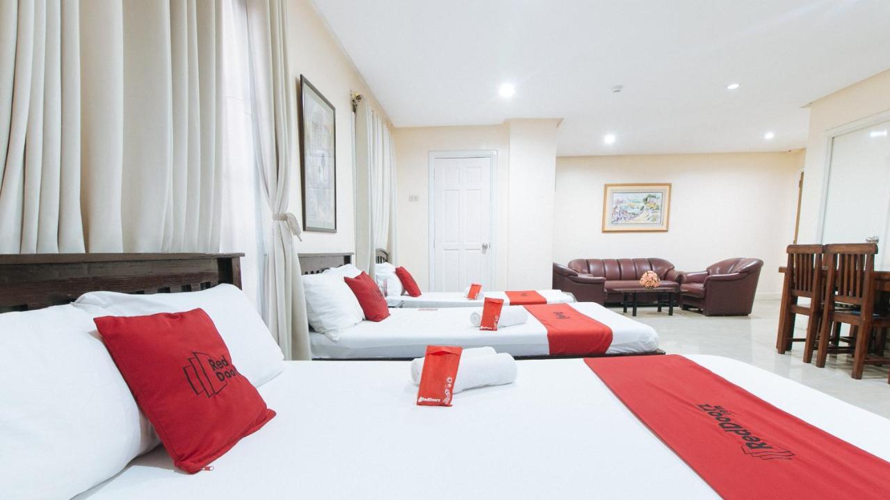 Reddoorz Plus @ Better Living Paranaque Paranaque City Dış mekan fotoğraf