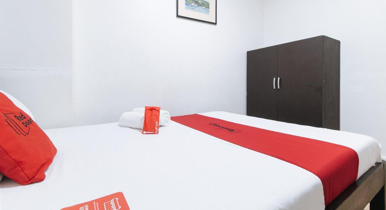Reddoorz Plus @ Better Living Paranaque Paranaque City Dış mekan fotoğraf
