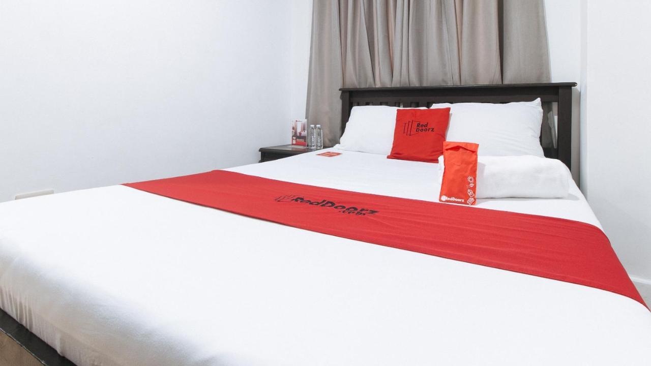 Reddoorz Plus @ Better Living Paranaque Paranaque City Dış mekan fotoğraf