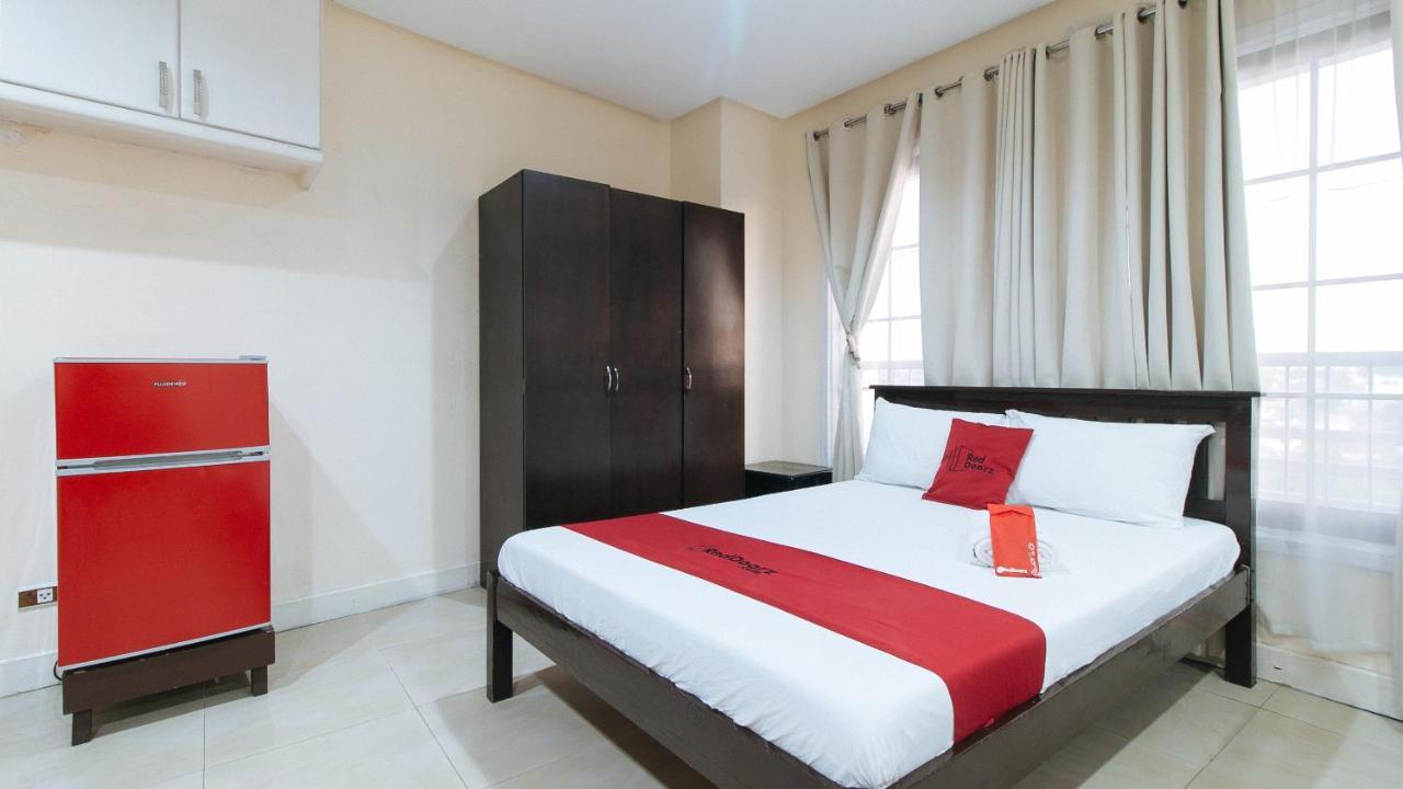 Reddoorz Plus @ Better Living Paranaque Paranaque City Dış mekan fotoğraf