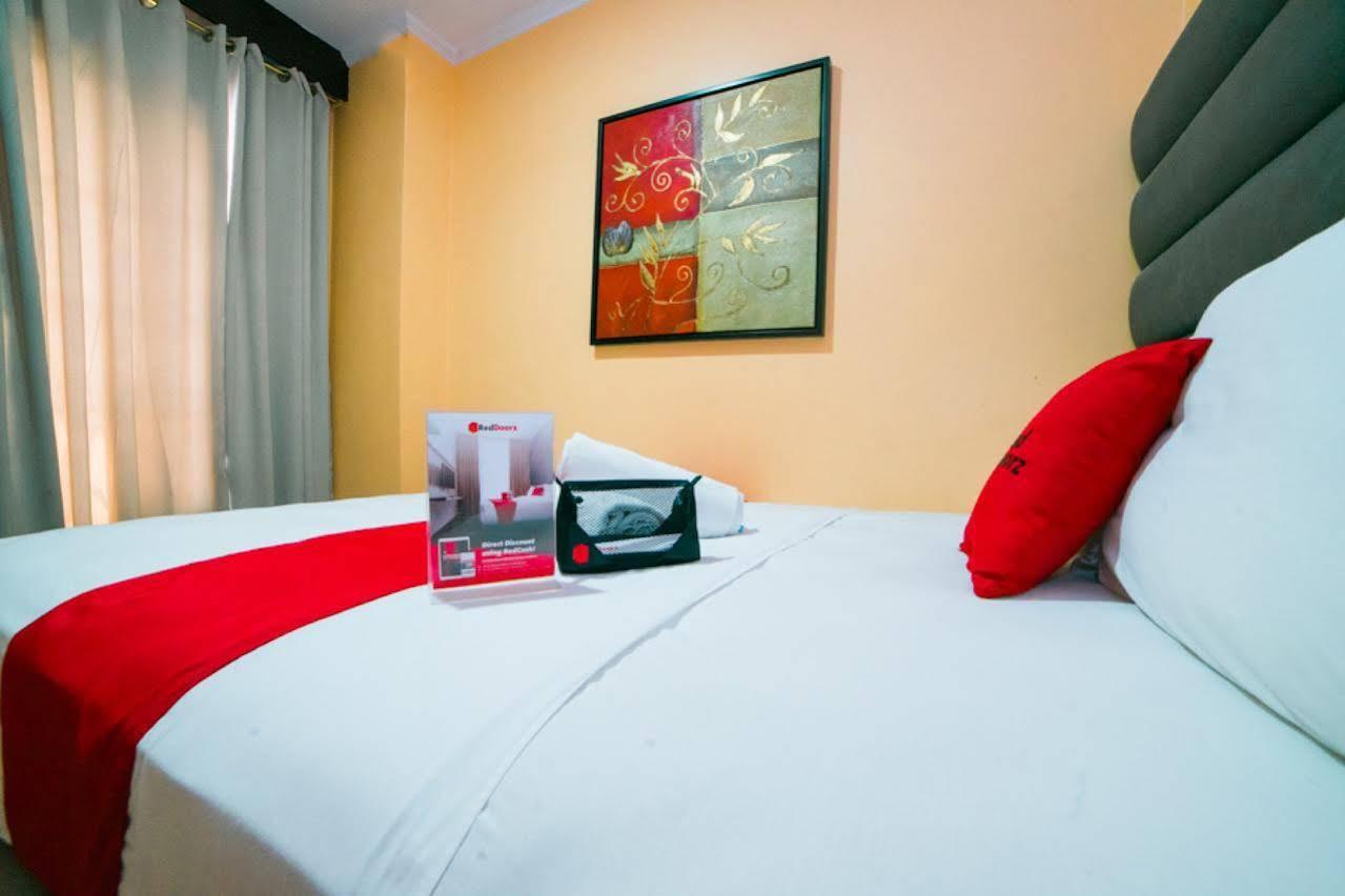 Reddoorz Plus @ Better Living Paranaque Paranaque City Dış mekan fotoğraf